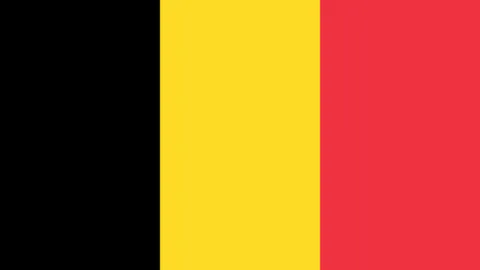 “欧冠32强阵容公布：新赛季23／24，曼城拜仁齐头并进！”