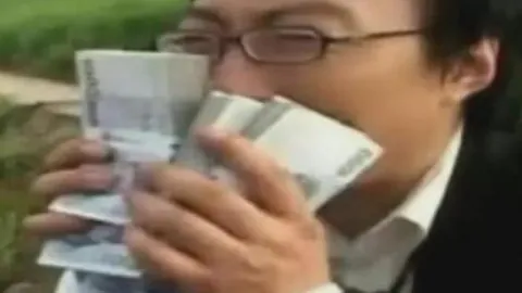 “王楚钦退赛引瞩目，莫雷加德盼早日康复：赛场惜别，期待明年再创佳绩！”